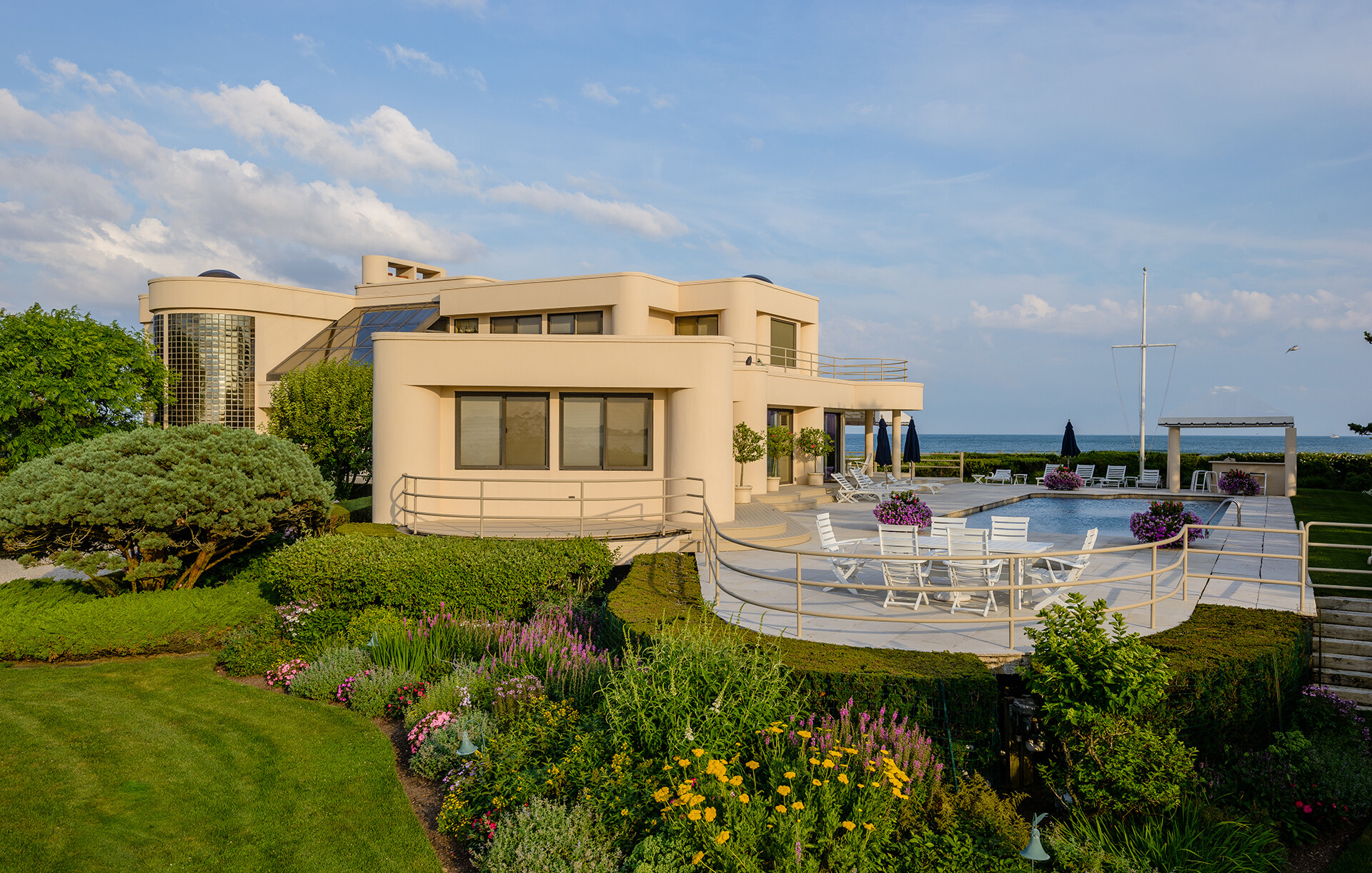 1260 Meadow Lane Southampton 11