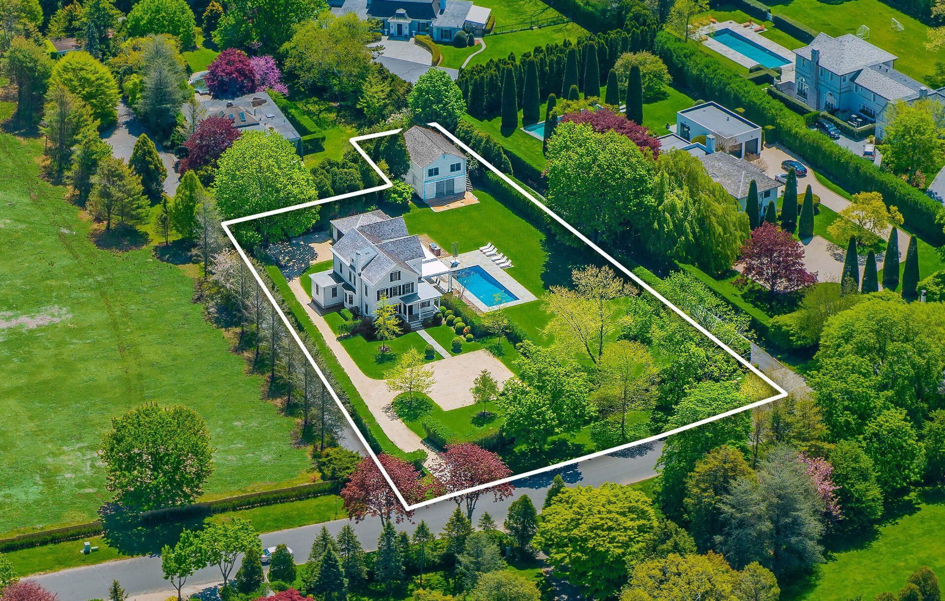 136 First Neck Lane Southampton Main