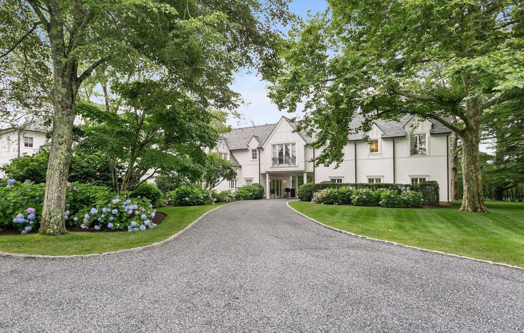 170 First Neck Lane Southampton Main