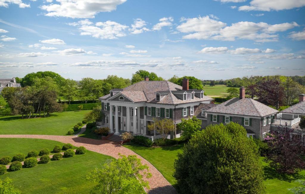 23 Shinnecock Road Quogue Main