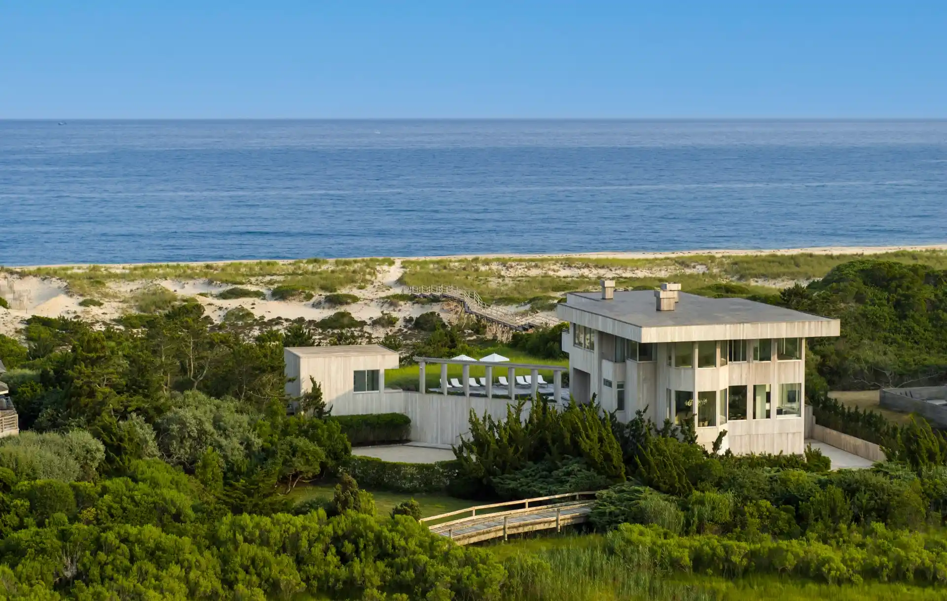 1550 Meadow Lane, Southampton