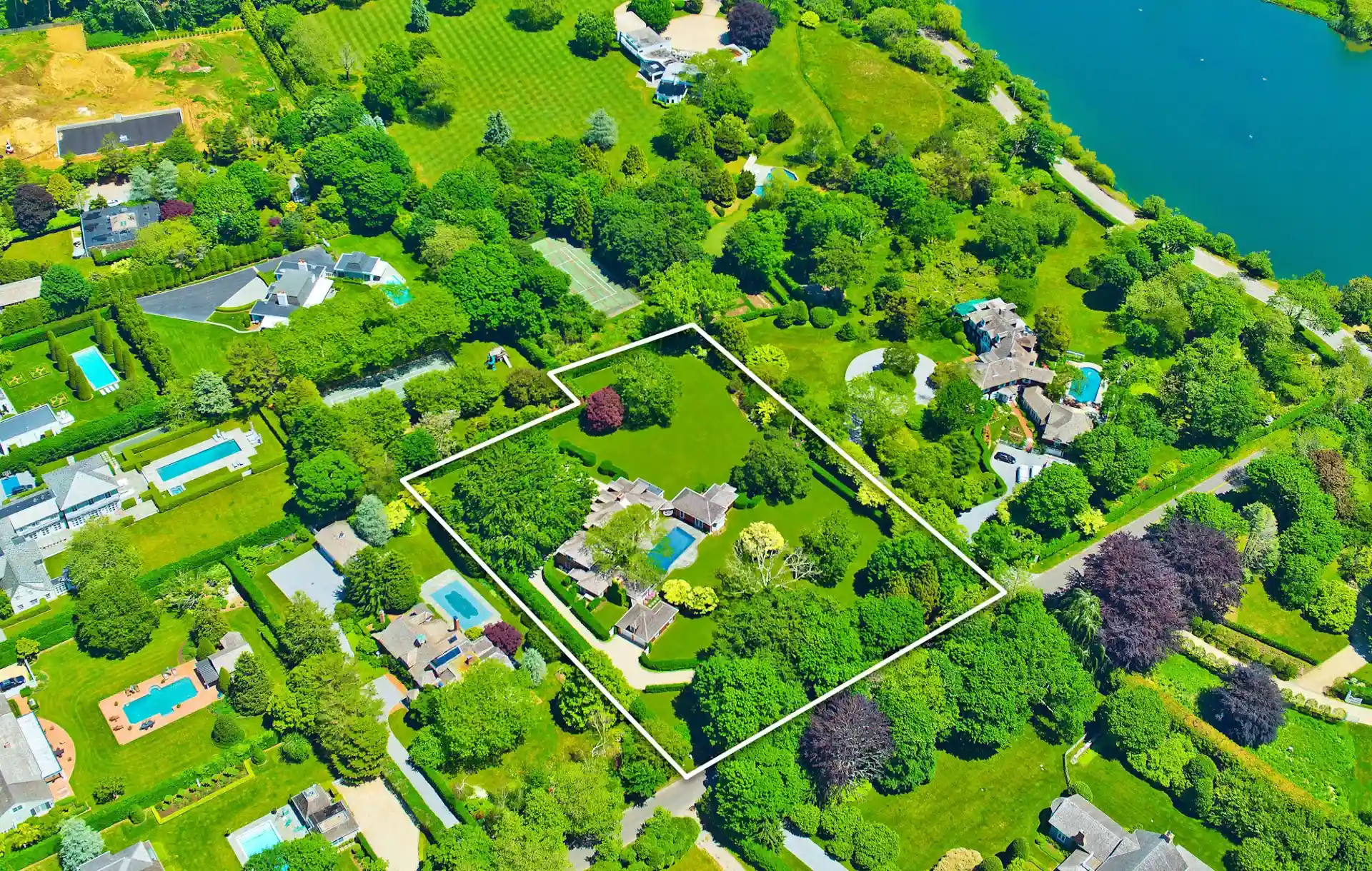 251 pond lane southampton main